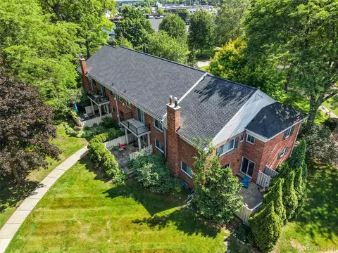 1250 Trailwood Path, Bloomfield Hills, MI 48301