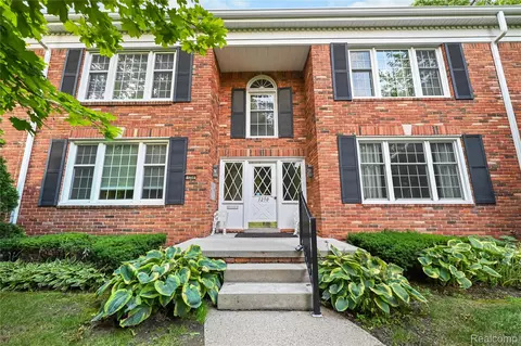 1250 Trailwood Path, Bloomfield Hills, MI 48301