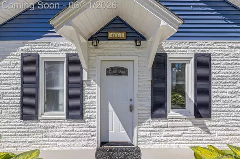 4661 Sashabaw Rd, Waterford, MI 48329