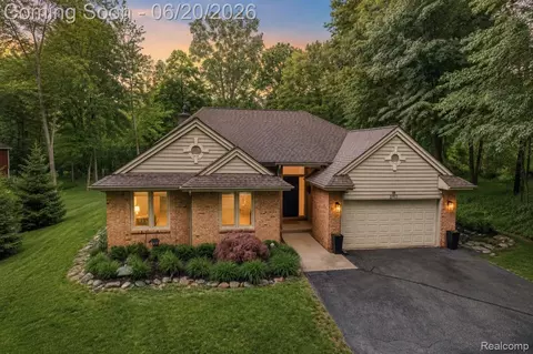 5901 Ford Rd, Commerce, MI 48382