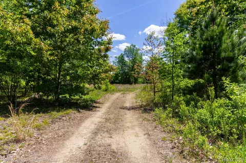 5400 Snow Den Trl, Marathon, MI 48421