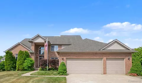 26820 Alderman Ct, Harrison, MI 48045