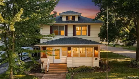 515 Jay St, St. Clair, MI 48079