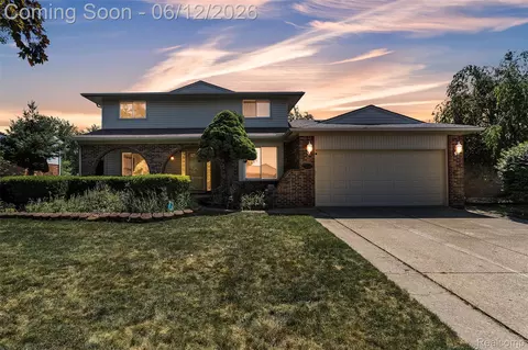 7000 Woonsocket St, Canton, MI 48187