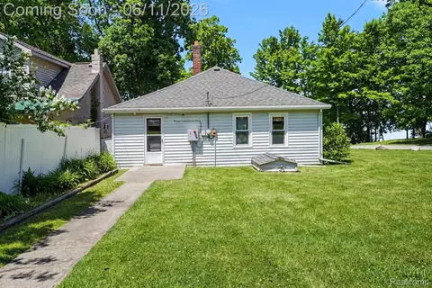 3931 S Shore Dr, Elba, MI 48446