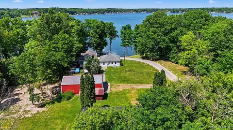 3931 S Shore Dr, Elba, MI 48446