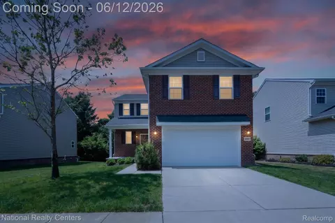 59697 Twin Pines Dr, Lyon, MI 48165