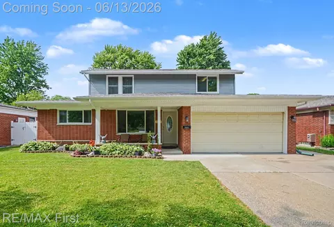13455 Darryl Dr, Warren, MI 48088