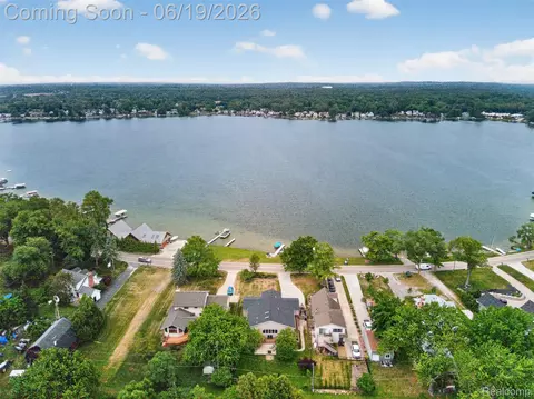 9259 Silverside, Green Oak, MI 48178