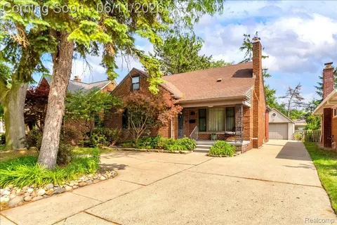 3015 Bembridge Rd, Royal Oak, MI 48073