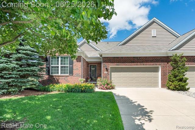 2082 Orwell St, Orion, MI 48360