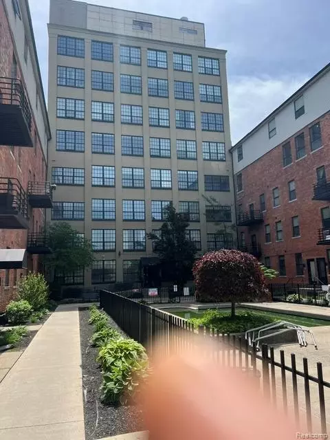 6533 E Jefferson Ave #330E, Detroit, MI 48207