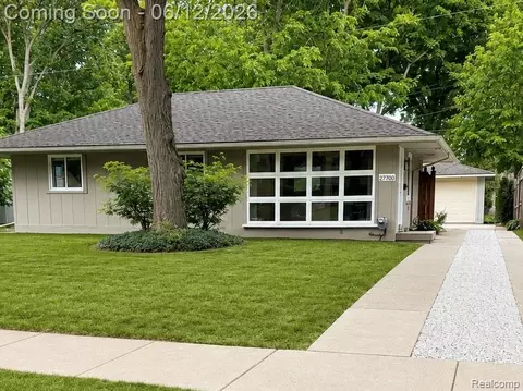 27700 Lexington Pkwy, Southfield, MI 48076