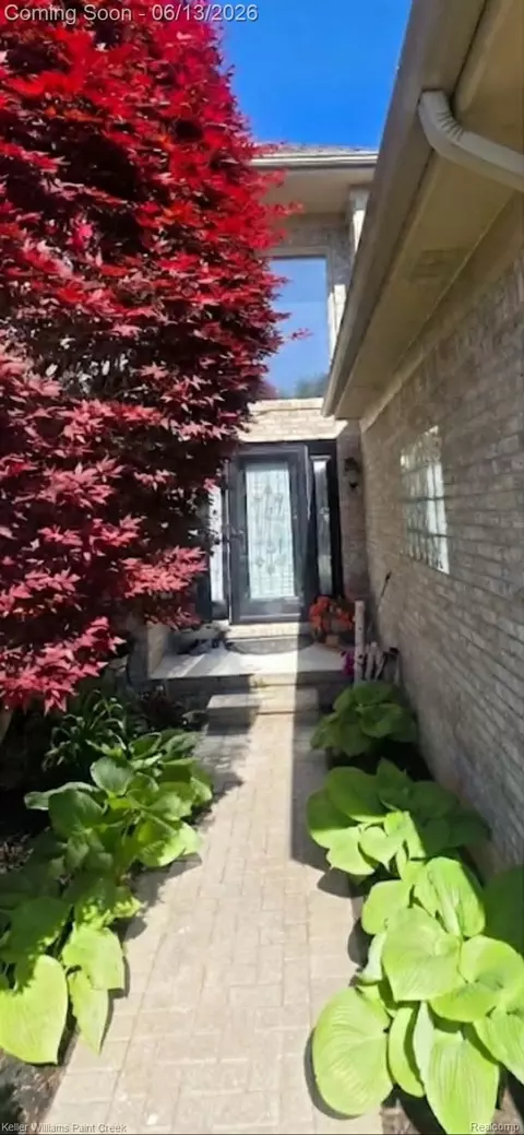 54390 Ashley Lauren Dr, Macomb, MI 48042