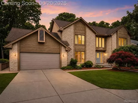 31250 Westwood Rd, Farmington Hills, MI 48331
