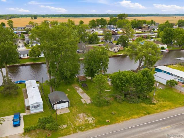 7448 Dyke Rd, Clay, MI 48001