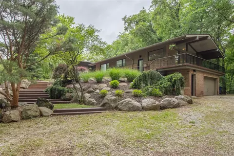 30795 Adair Ct, Franklin, MI 48025