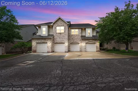 5905 High Pointe Ct, Brighton, MI 48116