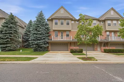 56669 Sunset Dr #177, Shelby Township, MI 48316
