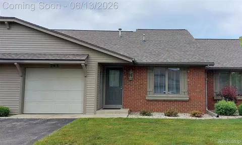 265 Interlaken Ct, Zeeland, MI 49464