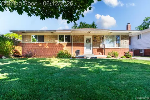 4062 Lexington Dr, Trenton, MI 48183