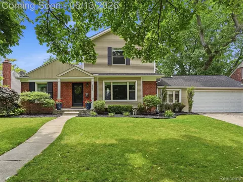 2622 Bembridge Rd, Royal Oak, MI 48073