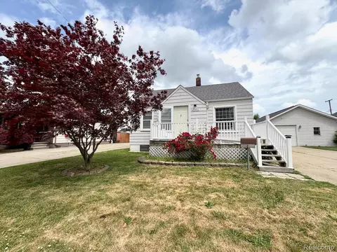 25680 Send St, Roseville, MI 48066