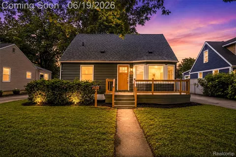 2330 Buckingham Ave, Berkley, MI 48072