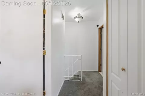 Entry Way - 3192 Beechtree Ct, Orion, MI 48360 photo 2 of 2