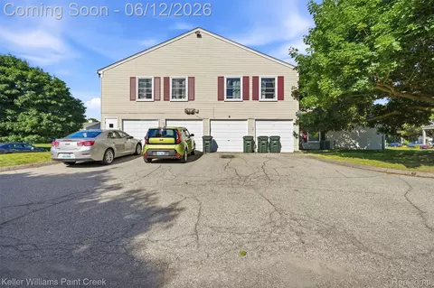 Exterior - 3192 Beechtree Ct, Orion, MI 48360 photo 2 of 2