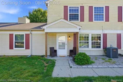3192 Beechtree Ct, Orion, MI 48360