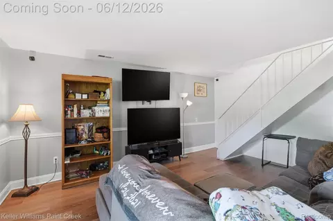 Living - 3192 Beechtree Ct, Orion, MI 48360 photo 2 of 2