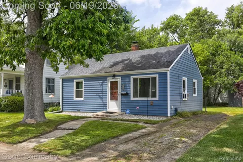 521 E Chesterfield St, Ferndale, MI 48220