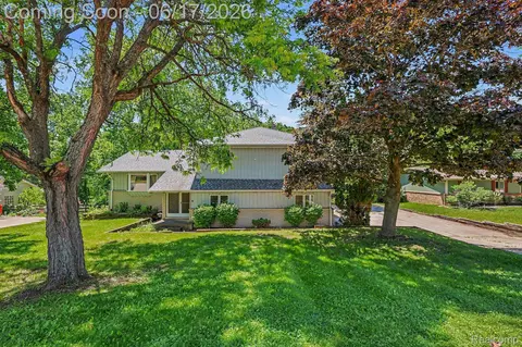 1457 W Avon Rd, Rochester Hills, MI 48309