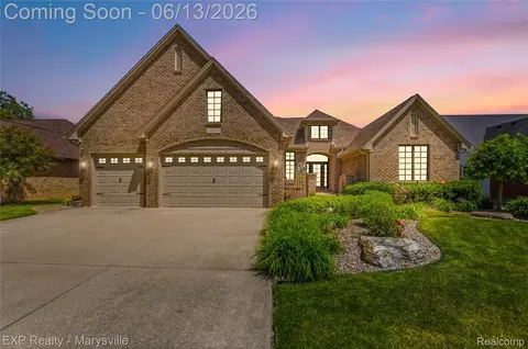 53146 Michael Dr, Chesterfield, MI 48047