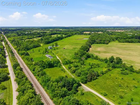 12229 Baldwin Rd, Gaines, MI 48436