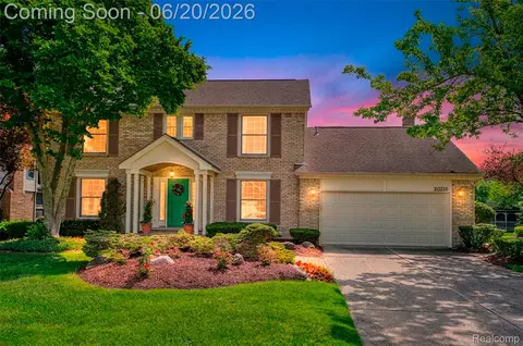 20216 Ellen Dr, Livonia, MI 48152