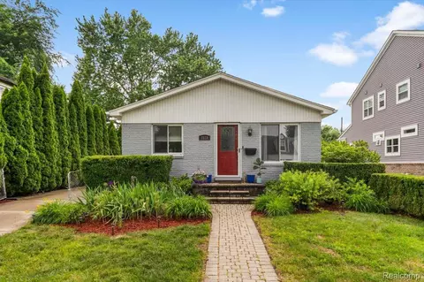 2519 Buckingham Ave, Berkley, MI 48072