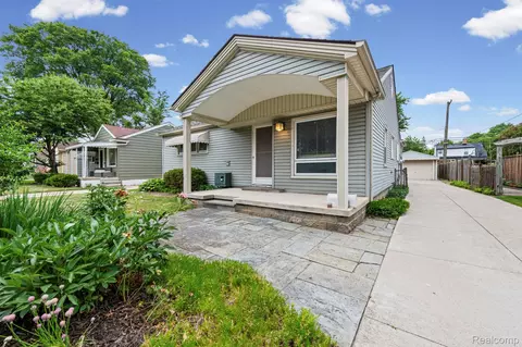 4010 Linwood Ave, Royal Oak, MI 48073