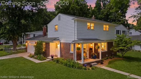 17415 Sunset St, Livonia, MI 48152