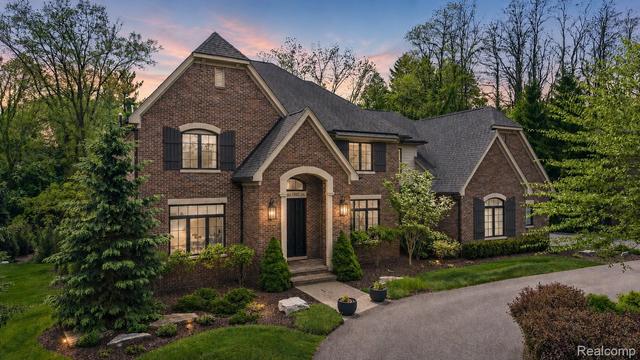 4345 Spruce Hill Ln, Bloomfield Hills, MI 48301