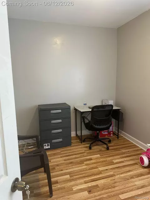 13451 Eureka St, Hamtramck, MI 48212 photo 3