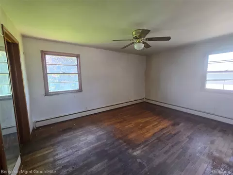 Bedroom - 9298 Varodell Dr, Davison, MI 48423 photo 2 of 5