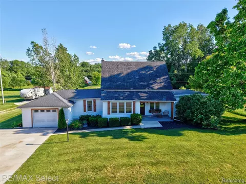 10469 W Pierson Rd, Flushing, MI 48433