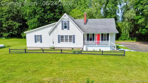 13252 Dixie Hwy, Groveland, MI 48442
