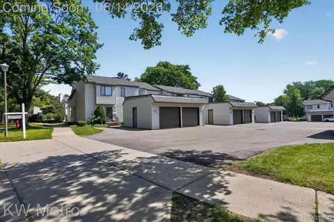 1420 Roxburgh Ave, East Lansing, MI 48823