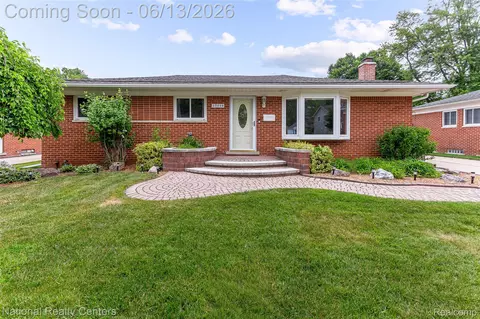 23054 Cora Ave, Farmington Hills, MI 48336