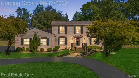 1854 Ludgate Ln, Rochester Hills, MI 48309