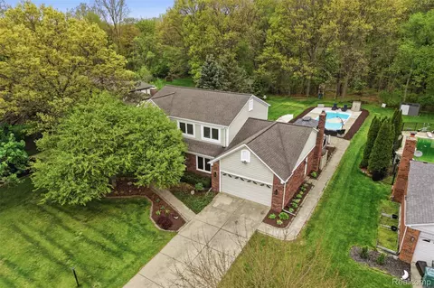 8876 Wintercove Dr, Commerce, MI 48382