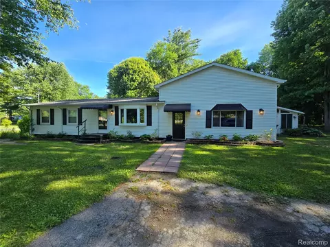 1559 Sturdevant Rd, Kimball, MI 48074